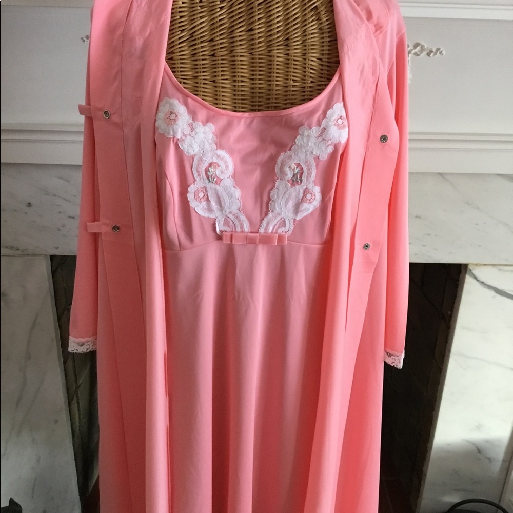 Shadowline New Vintage Nightgown And Robe Set Gem